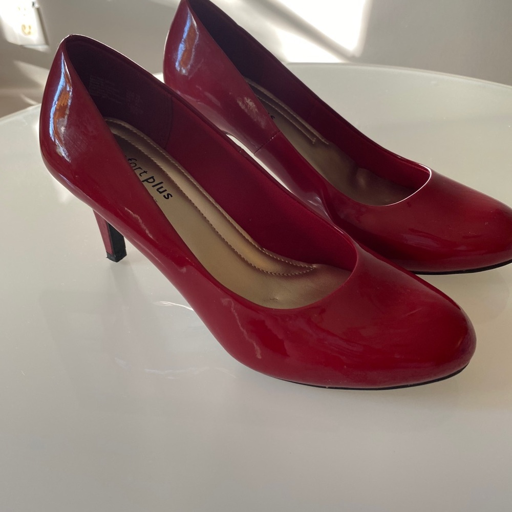 Comfort Plus Predictions Red Pumps Size 10